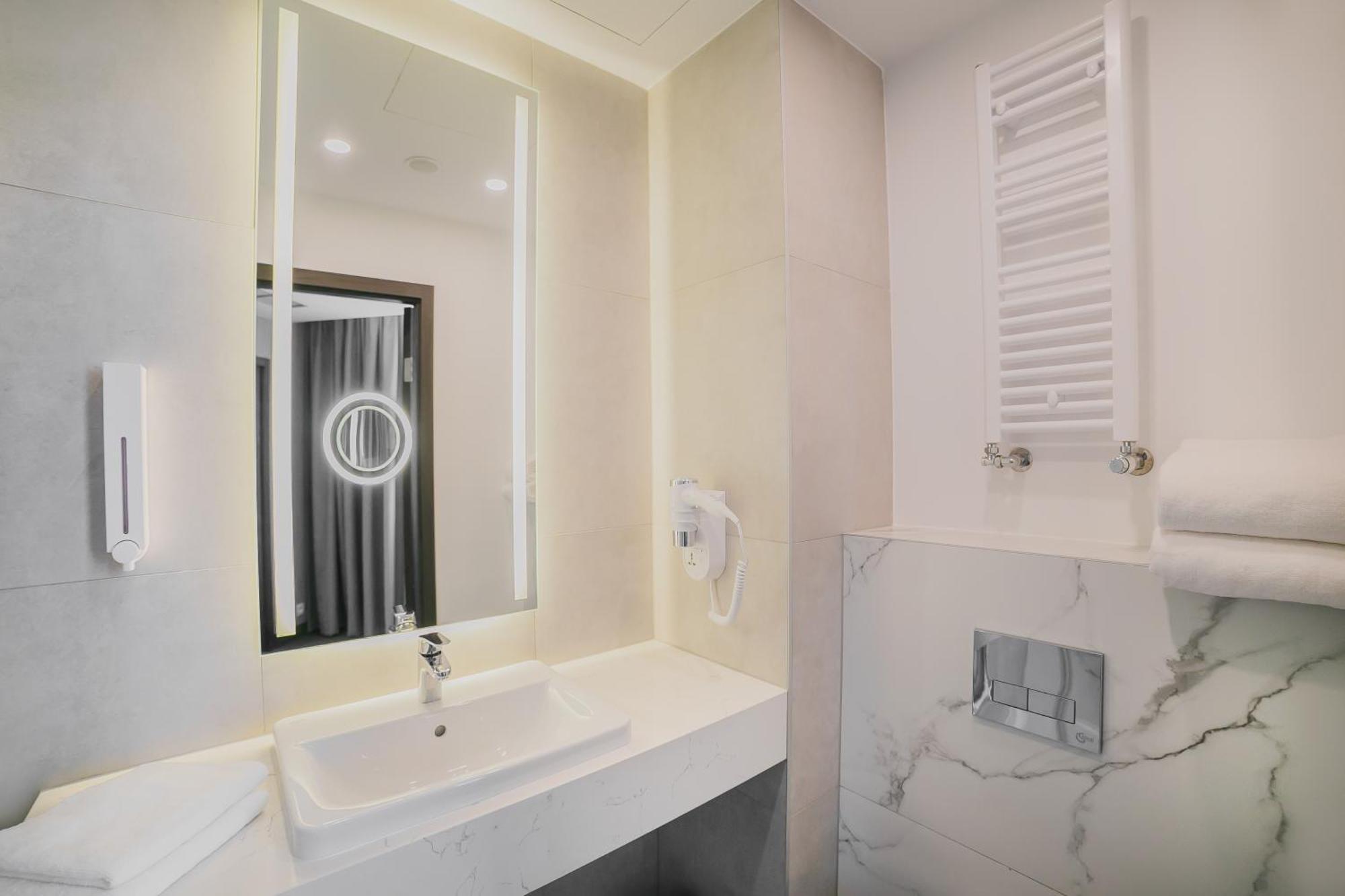 B&B Hotel Warsaw East 外观 照片